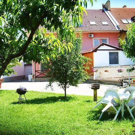 Halasi Szallashely Apartament *